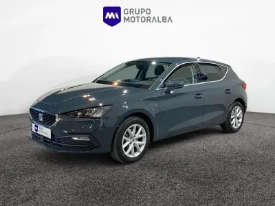 Usado Seat Leon Style 116 CV (85 kW) 2025 Gris Berlina