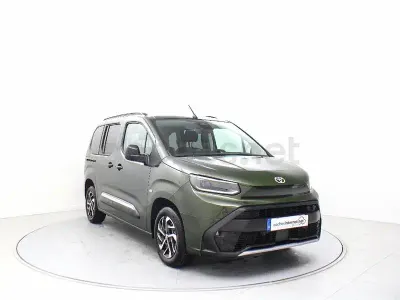 Usado Toyota Proace Verso Active 131 CV (96 kW) 2026 Verde Familiar