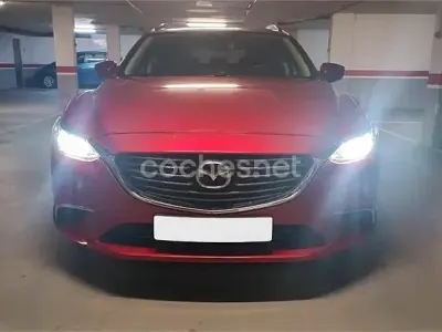 Usado Mazda 6 Style 150 CV (110 kW) 2017 Rojo Familiar