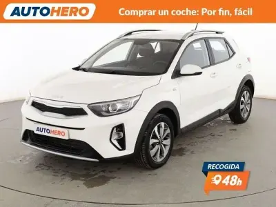 Usado Kia Stonic 84 HP (61 kW) 2023 Branco SUV