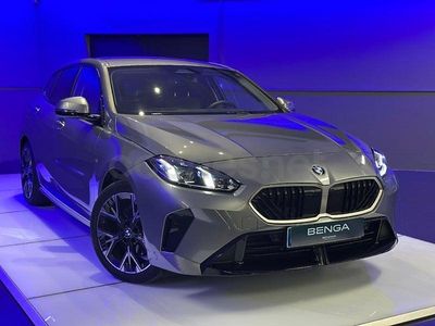 Usado BMW 120 Comfort Edition 170 CV (125 kW) 2025 Gris / plata Utilitario