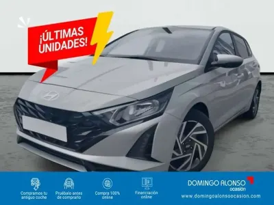 Usado Hyundai i20 90 CV (66 kW) 2026 Gris Utilitario