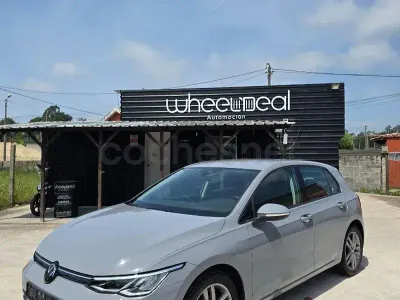Usado VW Golf VIII Life 115 CV (84 kW) 2023 Gris / plata Berlina
