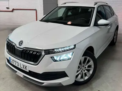 Usado Skoda Kamiq 110 CV (80 kW) 2022 Blanco SUV