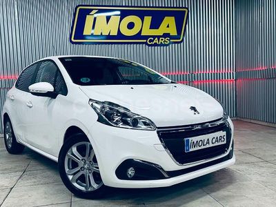 Blanco Usado 2015 Peugeot 208 Allure Utilitario | 7999 € (Precio justo)