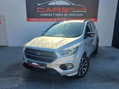 Usado Ford Kuga ST-Line 150 CV (110 kW) 2019 Gris / plata SUV