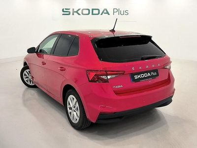 Rojo Usado 2021 Skoda Fabia Ambition Berlina | 15.440 € (Precio justo)