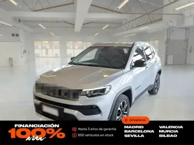 Usado Jeep Compass Limited 190 CV (139 kW) 2022 Gris SUV