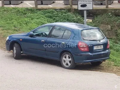 Usado Nissan Almera 114 CV (83 kW) 2001 Azul Berlina