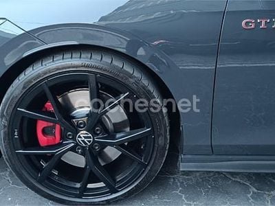 Usado VW Golf VIII GTI 265 CV (194 kW) 2025 Gris / plata Berlina