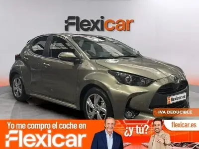 Usado Toyota Yaris Active 116 CV (85 kW) 2025 Gris Utilitario