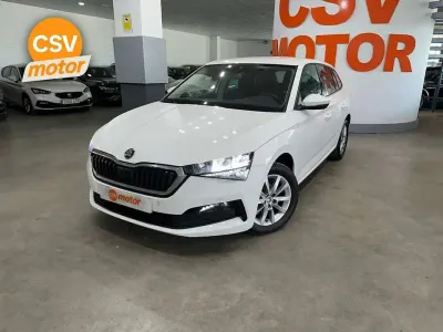 Usado Skoda Scala 95 CV (69 kW) 2022 Blanco Utilitario