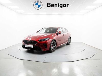 Rojo Nuevo 2025 BMW 120 Comfort Edition Utilitario | 38.900 €