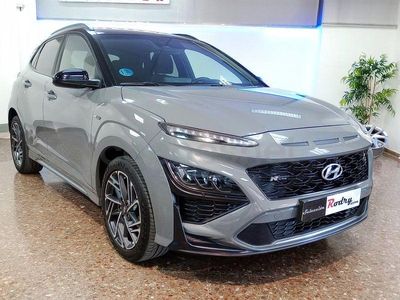 Usado Hyundai Kona N Line 120 CV (88 kW) 2021 Gris / plata SUV
