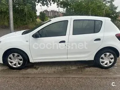 Usado Dacia Sandero Ambiance 73 CV (53 kW) 2017 Blanco Berlina