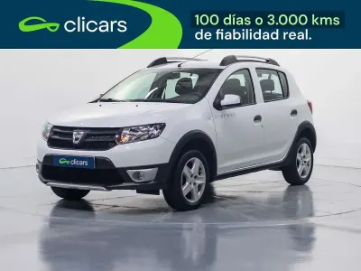 Usado Dacia Sandero Stepway 90 CV (66 kW) 2015 Blanco Utilitario