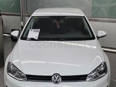 Usado VW Golf VII Edition 105 CV (77 kW) 2014 Blanco Berlina