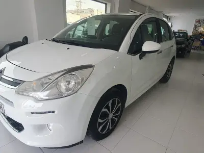 Usado Citroën C3 Live 68 CV (50 kW) 2015 Blanco Berlina