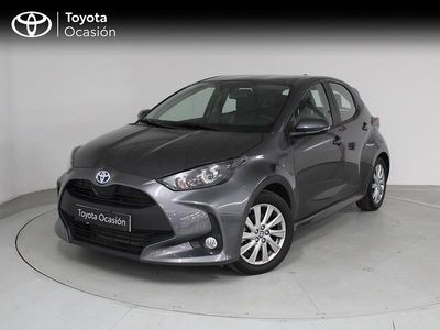 Usado Toyota Yaris Hybrid Active 116 CV (85 kW) 2024 Gris / plata Berlina