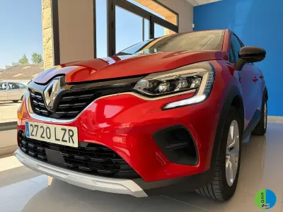 Usado Renault Captur Intens 140 CV (102 kW) 2022 Rojo SUV