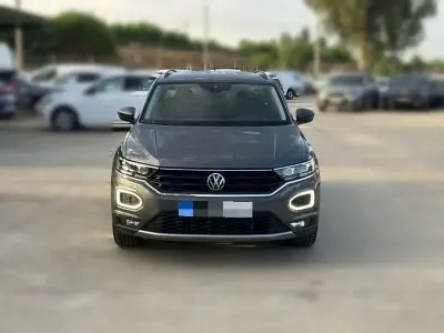 Usado VW T-Roc Advance 116 CV (85 kW) 2021 Gris SUV