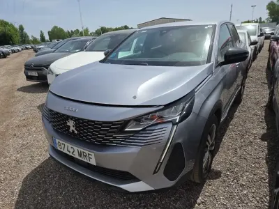 Usado Peugeot 3008 Allure 131 CV (96 kW) 2024 Gris SUV