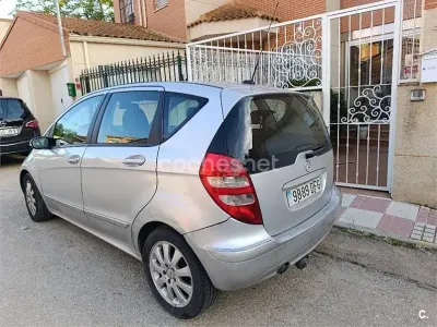 Usado Mercedes A200 Elegance 140 CV (102 kW) 2005 Gris / plata Monovolumen