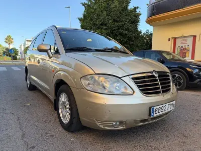Usado SsangYong Rodius Limited 165 CV (121 kW) 2007 Gris / plata Monovolumen