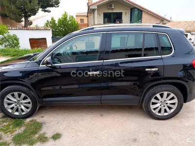 Usado VW Tiguan R-line 140 CV (102 kW) 2010 Negro SUV