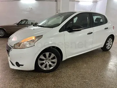 Usado Peugeot 208 Access 68 CV (50 kW) 2013 Blanco Utilitario