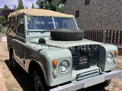 Usado Land Rover Defender HSE 425 CV (312 kW) 2026 Verde SUV