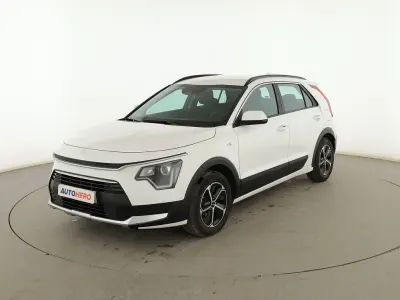 Usado Kia Niro 141 CV (103 kW) 2023 Blanco SUV