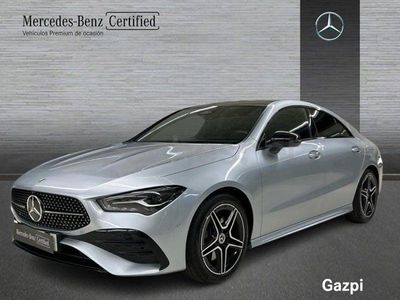 Usado Mercedes CLA200 163 CV (119 kW) 2025 Gris / plata Berlina