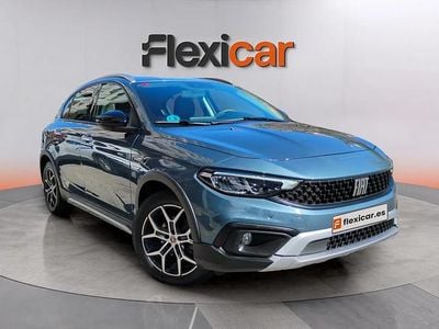 Begagnad Fiat Tipo Cross 101 HK (74 kW) 2021 Grå Sedan