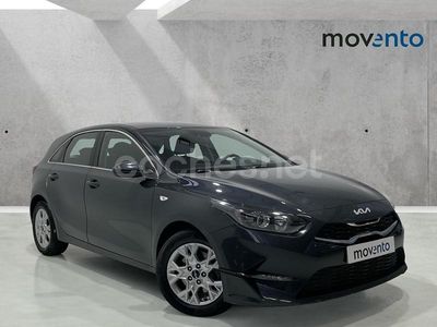 Gris / plata Usado 2023 Kia Ceed Utilitario | 18.440 € (Precio justo)