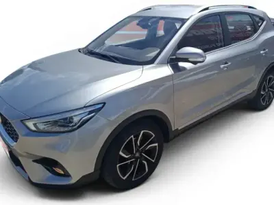 Usado MG ZS Luxury 106 CV (77 kW) 2022 Gris / plata SUV