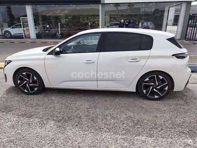 Usado Peugeot 308 Allure 130 CV (95 kW) 2023 Blanco Berlina