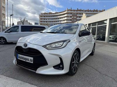 Usado Toyota Yaris Hybrid Plus 116 CV (85 kW) 2021 Blanco Utilitario