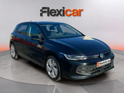 Usado VW Golf VIII 116 CV (85 kW) 2025 Negro Berlina