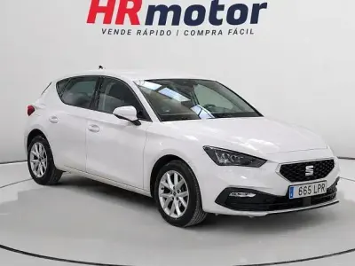 Usado Seat Leon Style 111 CV (81 kW) 2021 Blanco Utilitario