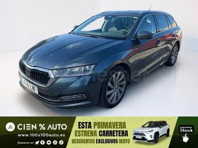 Usado Skoda Octavia Style 150 HP (110 kW) 2022 Cinzento Carrinha