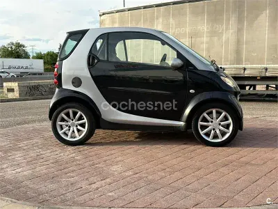 Usado Smart ForTwo Cabrio Passion 61 CV (44 kW) 2004 Negro Descapotable