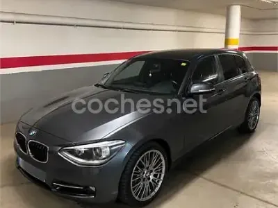 Usado BMW 118 Comfort Edition 143 CV (105 kW) 2012 Gris / plata Utilitario