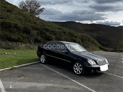 Negro Usado 2006 Mercedes C320 Elegance Familiar | 6700 €
