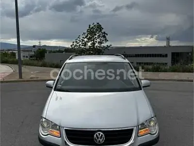 Usado VW Touran Highline 140 CV (102 kW) 2007 Gris / plata Monovolumen
