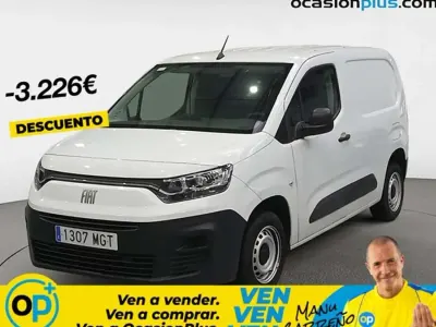 Usado Fiat Doblò 102 CV (75 kW) 2023 Blanco Monovolumen
