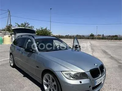 Usado BMW 325 218 CV (160 kW) 2005 Gris / plata Familiar