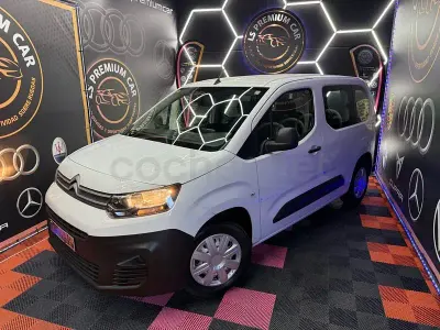 Usado Citroën Berlingo Live 102 CV (75 kW) 2020 Blanco Monovolumen