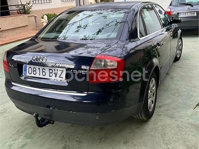 Usado Audi A4 130 CV (95 kW) 2002 Azul Berlina