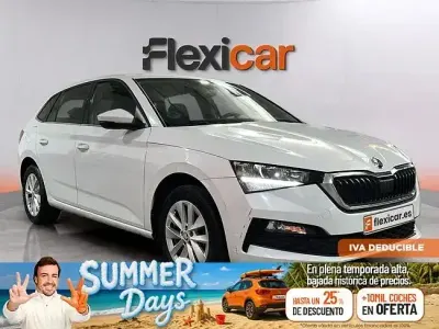 Usado Skoda Scala Selection 115 CV (84 kW) 2024 Blanco Utilitario